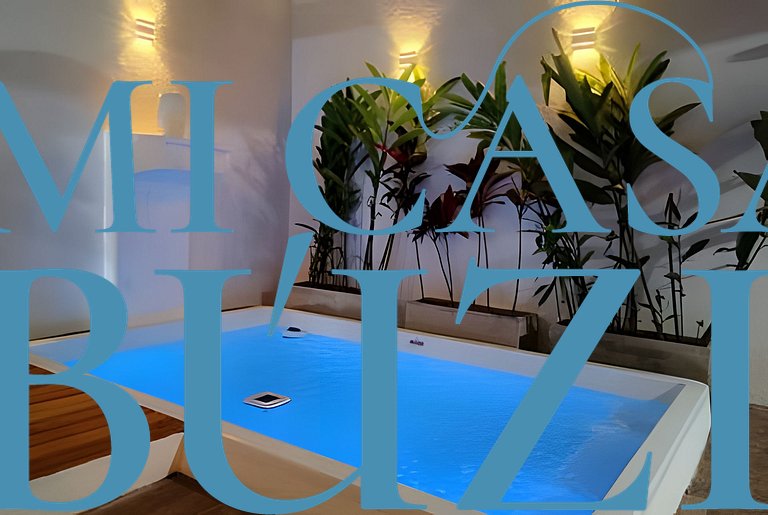 Casa com piscina e churrasqueira a 200m da praia