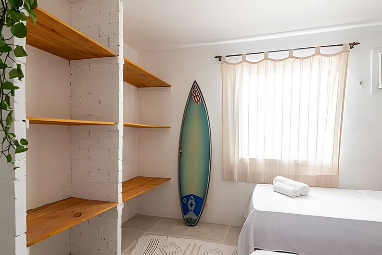 Casa com piscina e churrasqueira a 200m da praia