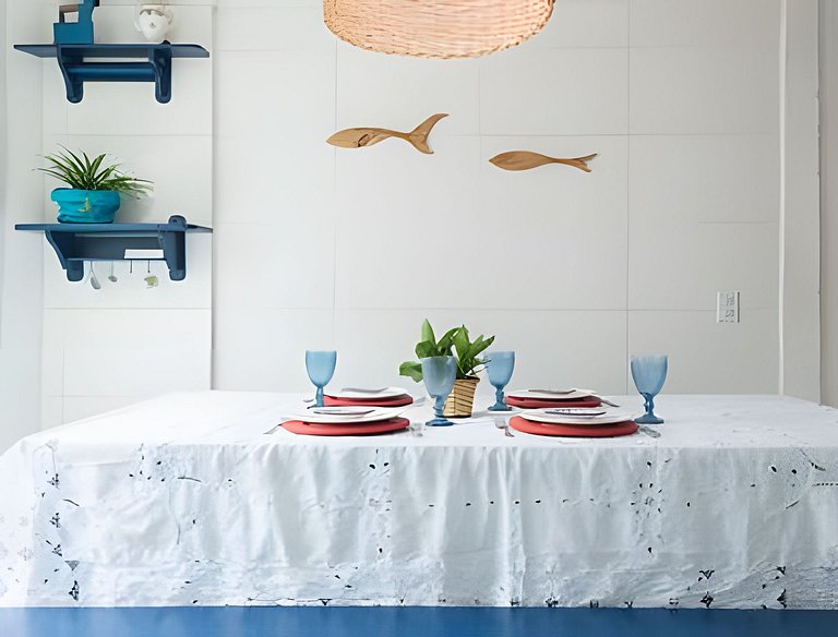 Casa com piscina e churrasqueira a 200m da praia