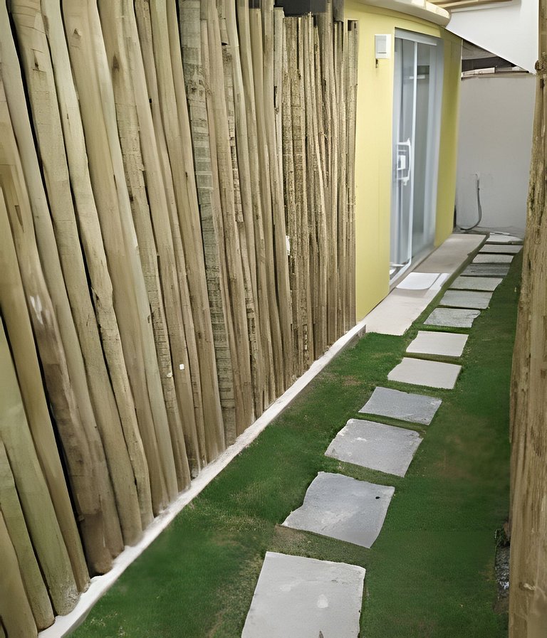 Linda casa a 1m da praia  completa bem localizada