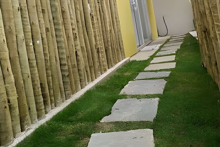 Linda casa a 1m da praia  completa bem localizada