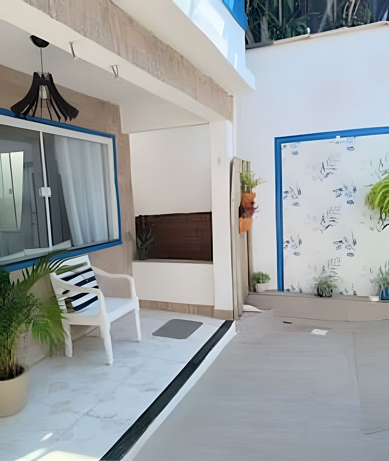 Linda casa a 1 minuto da praia